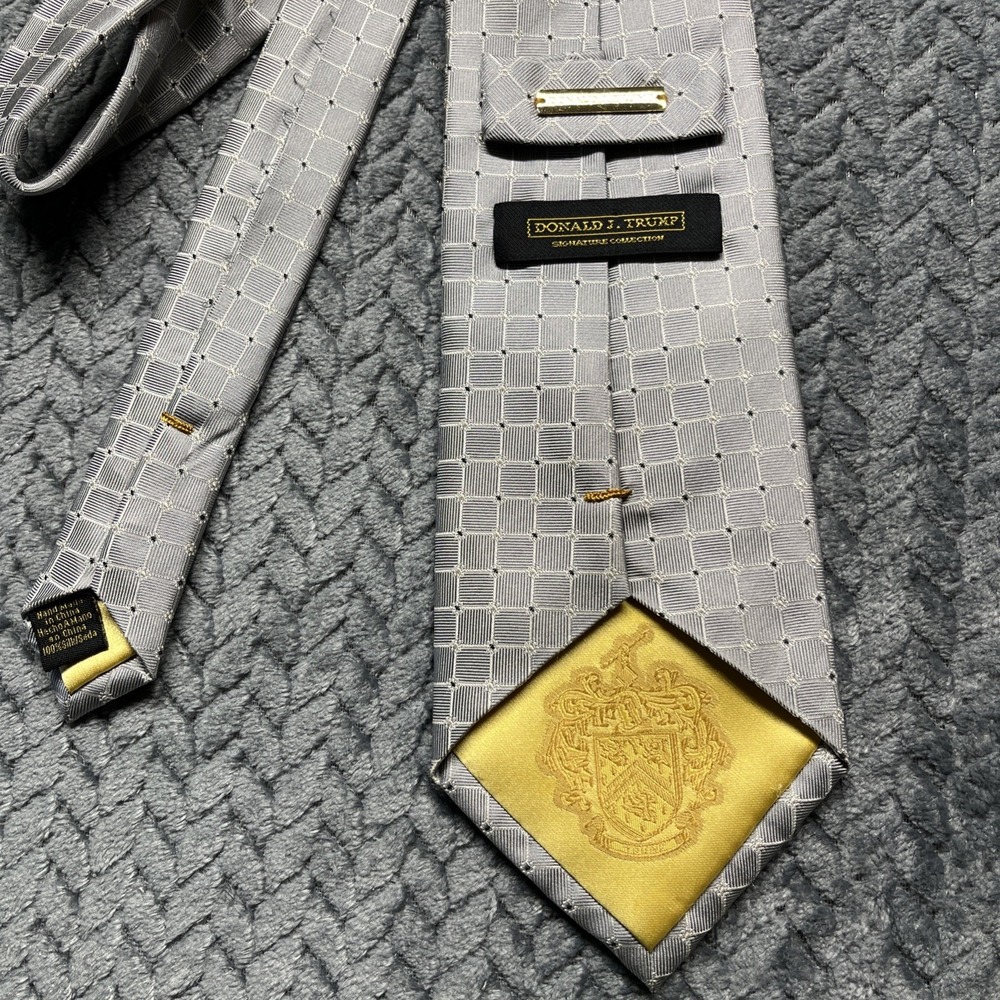 Donald Trump Signature Collection Silk Tie Gray Geometric Gold Bar‎ 60"x3.5"